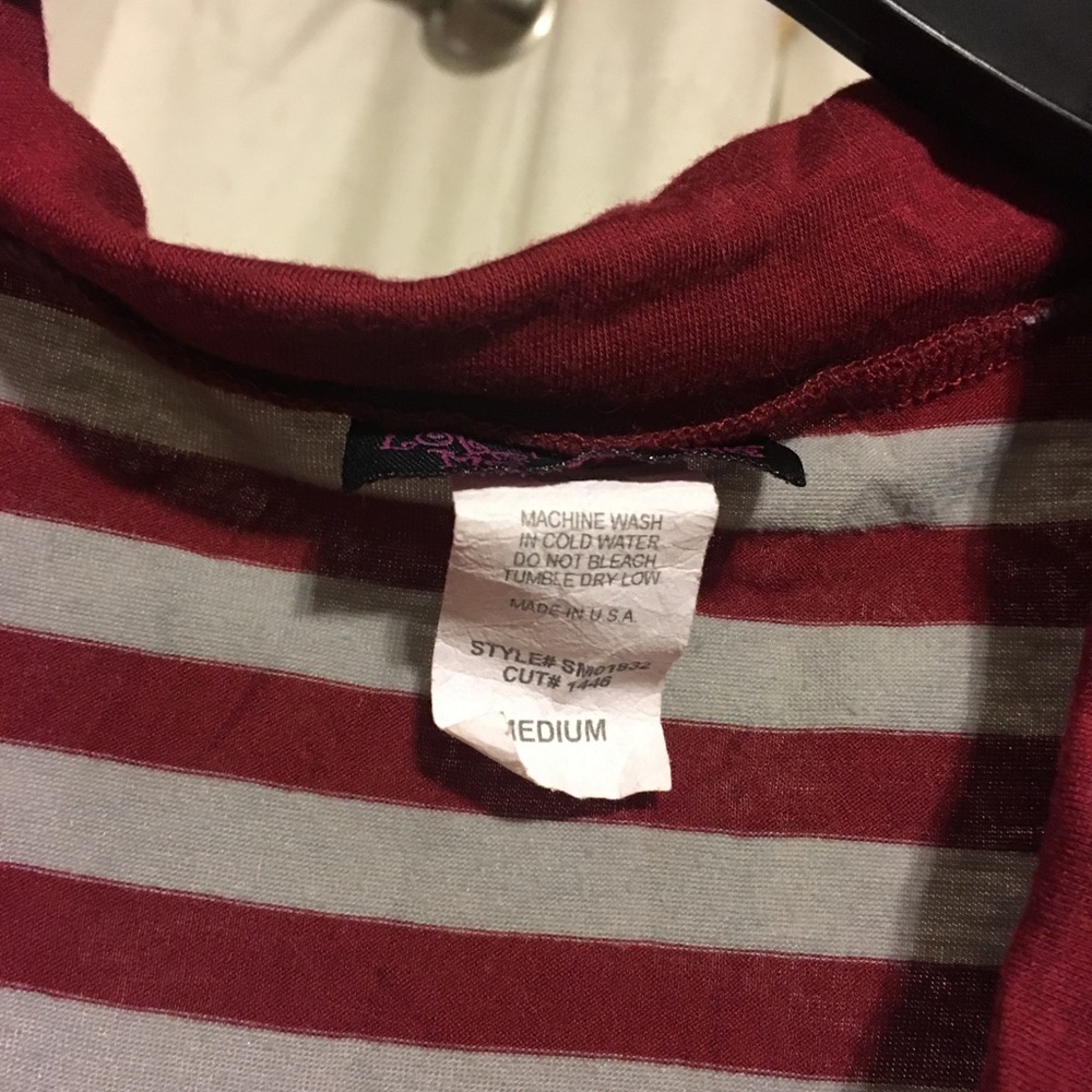 Grey & Red Top - Picture 3 of 4